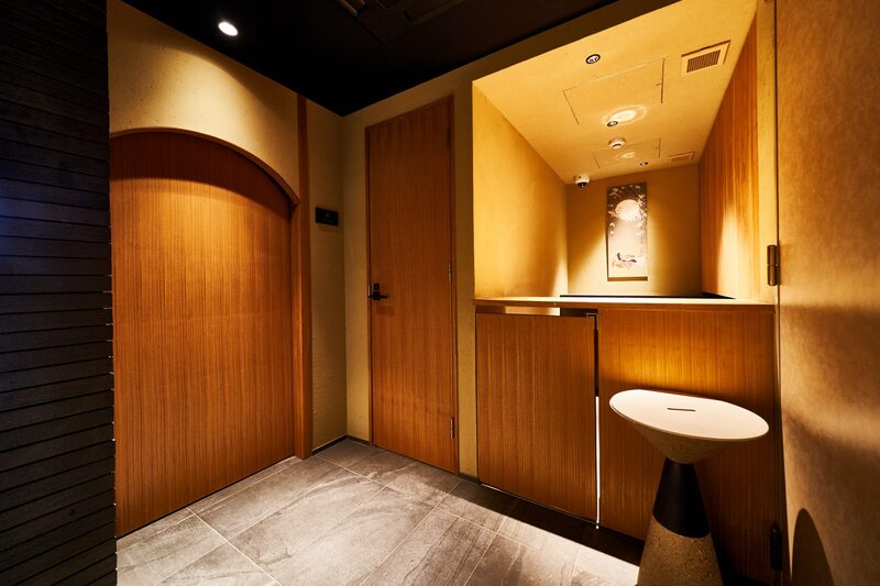 アートや優雅なプライベートバス(貸し切り風呂)で特別感を演出