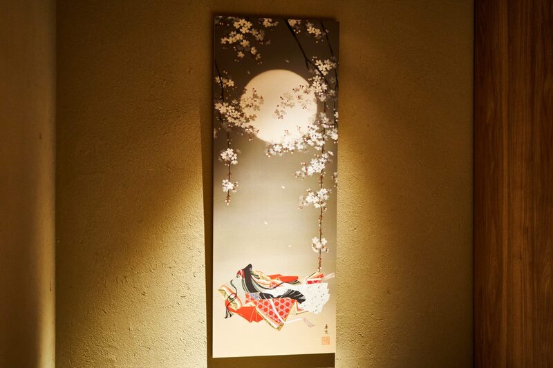 ギャラリーホテルKAGUYAのかぐや姫がお出迎えするコンセプトのフロント