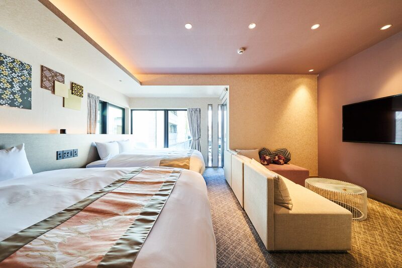 ギャラリーホテルKAGUYAの花の間の客室